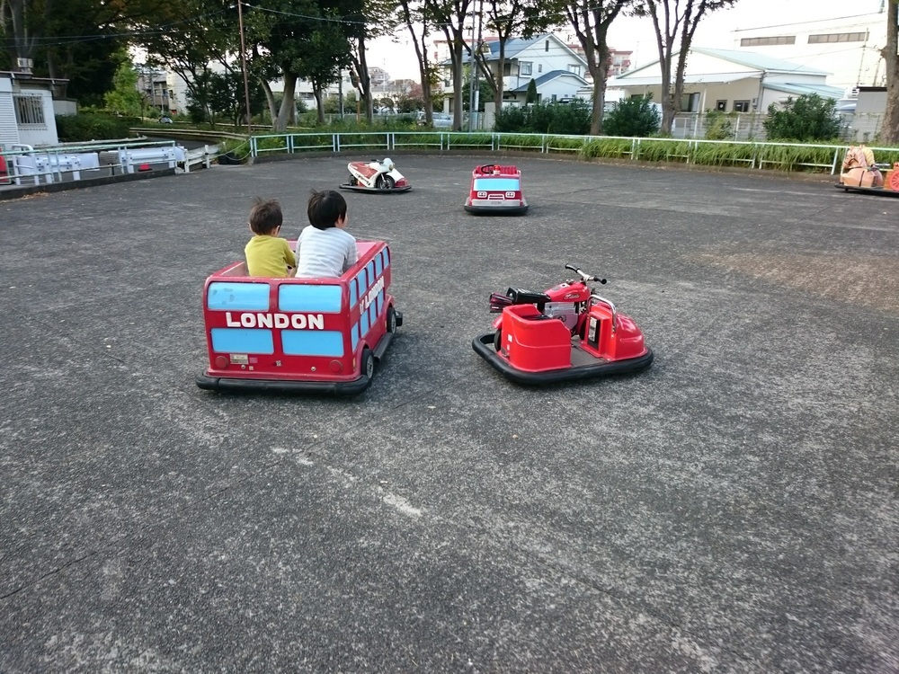 100円でゴーカートに乗れる 府中 交通遊園 東京 Mammemo