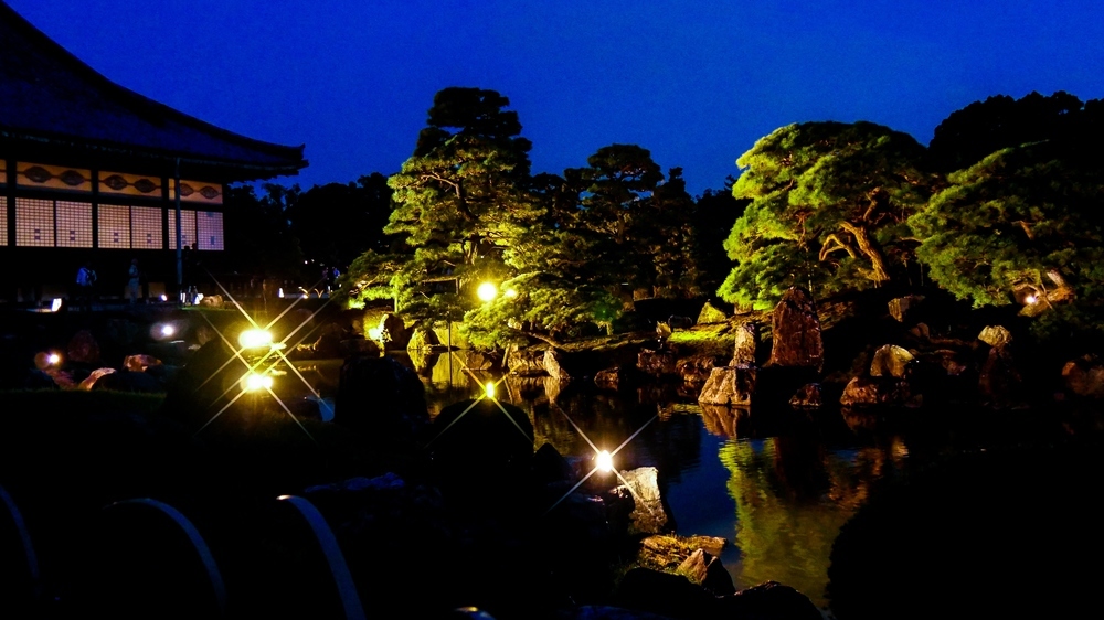 二之丸庭園ライトアップ.jpg