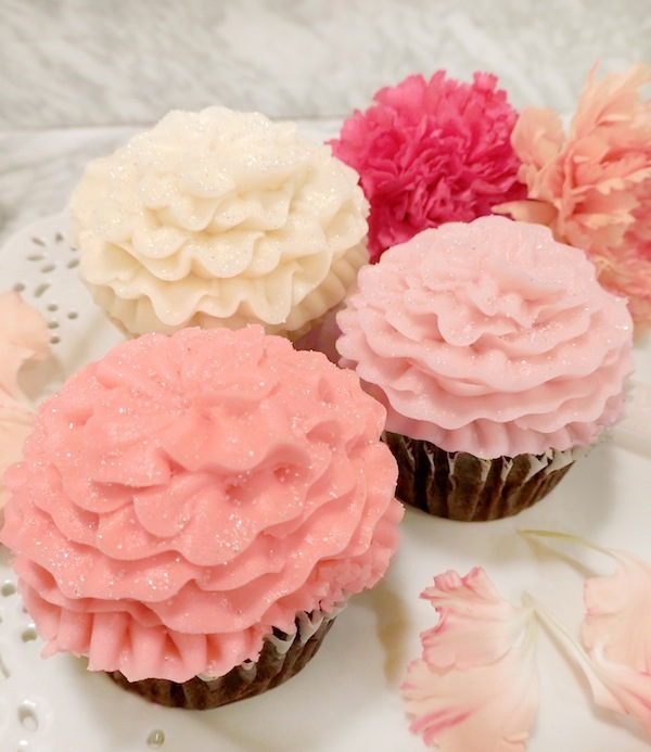 magnoliaflower cupcake1.jpg